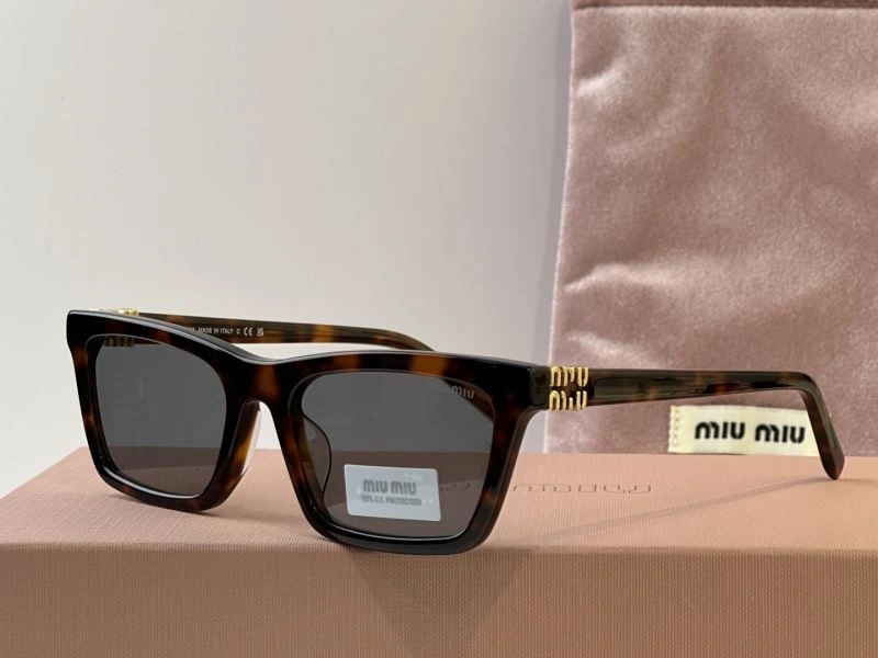 Miu Miu Sunglasses Functional 281569