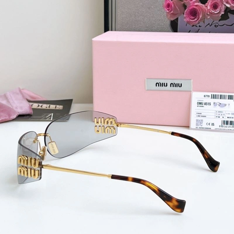 Effortless Miu Miu Sunglasses 281560