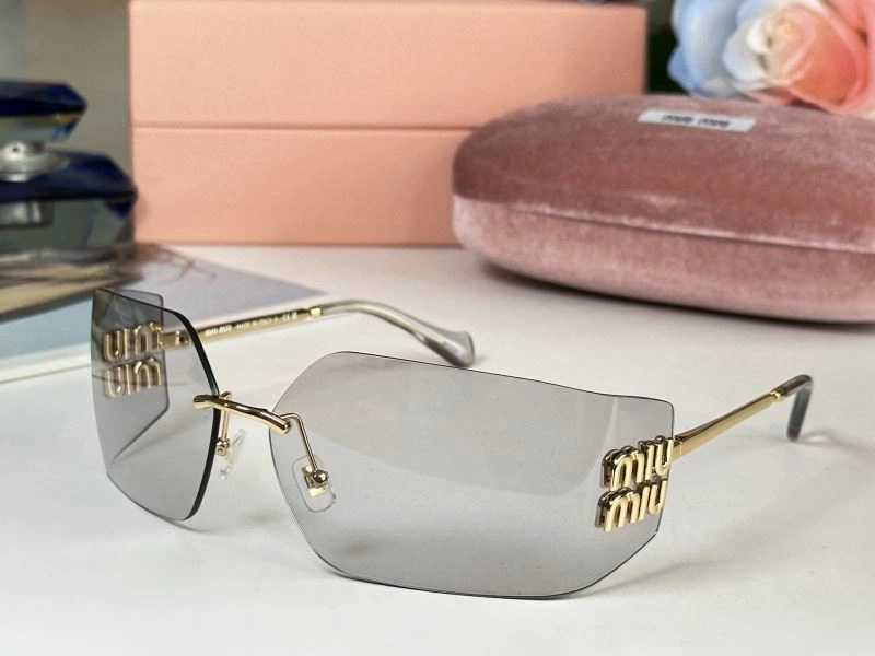 SoftTouch Miu Miu Sunglasses 281556