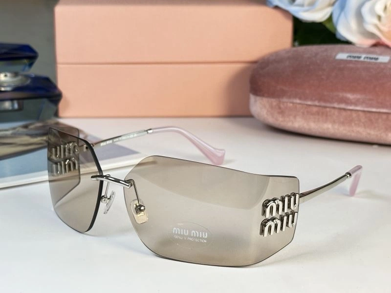 SoftTouch Miu Miu Sunglasses 281556