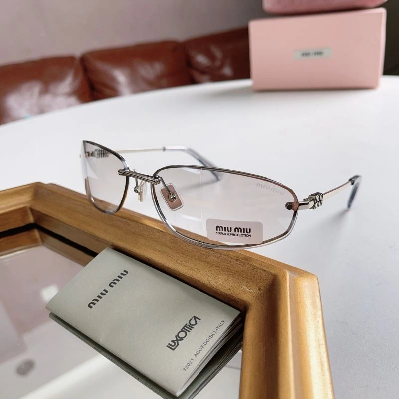 Miu Miu Sunglasses WaterResistant 281549
