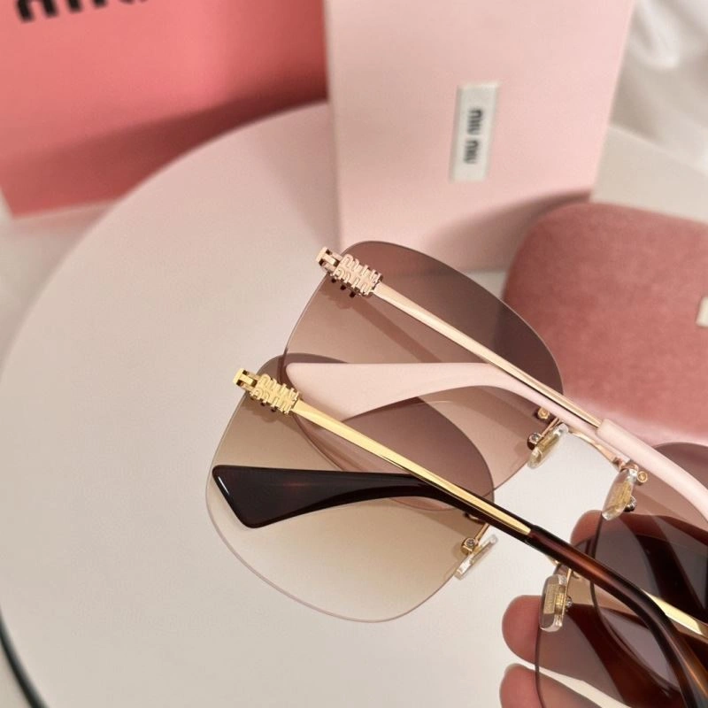Miu Miu Sunglasses Compact 281548