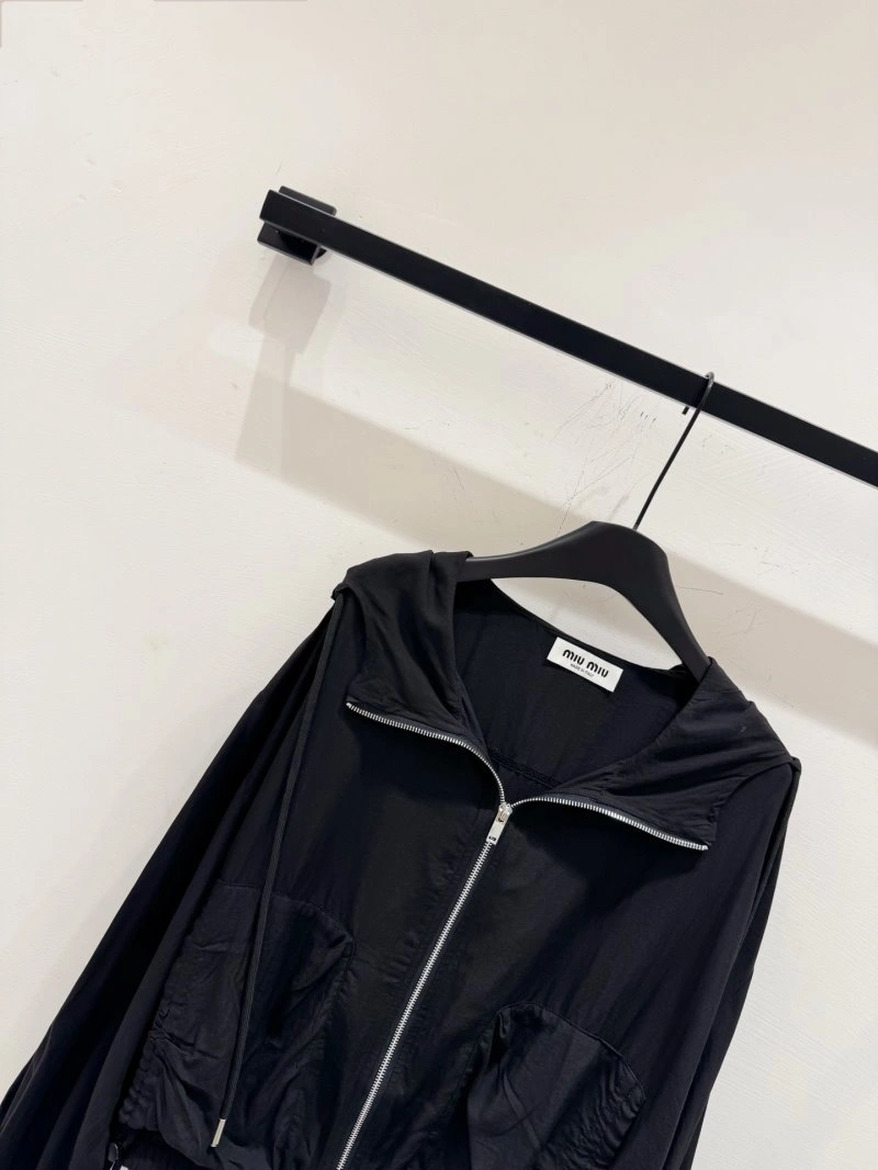 Trendsetting Miu Miu Sunscreen Jacket 154444