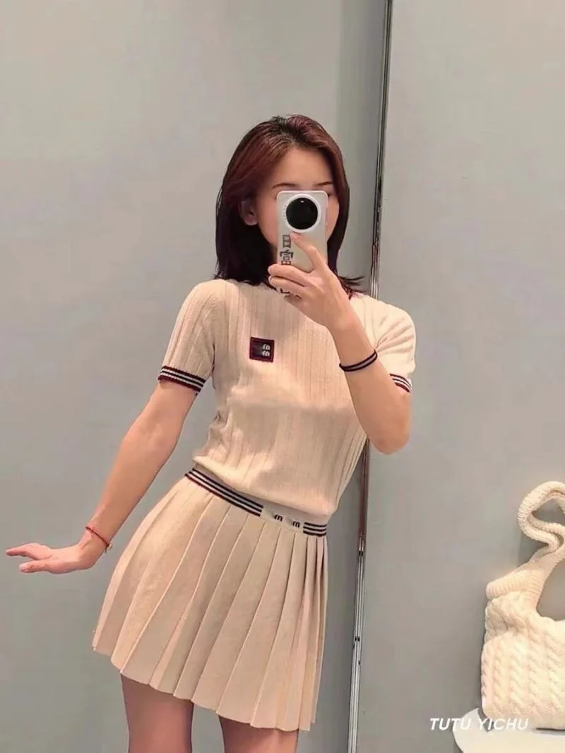 Miu Miu T-Shirts Breathable 163935