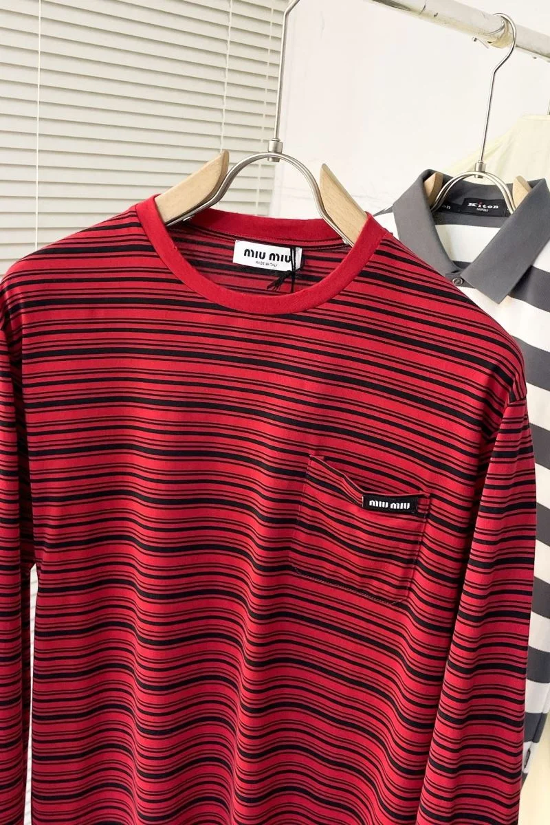 Miu Miu T-Shirts Elegant 164060