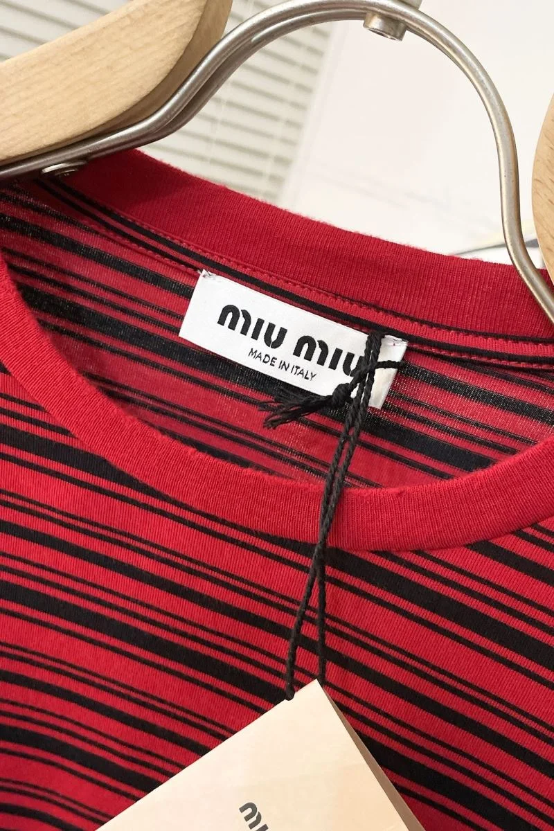 Miu Miu T-Shirts Elegant 164060