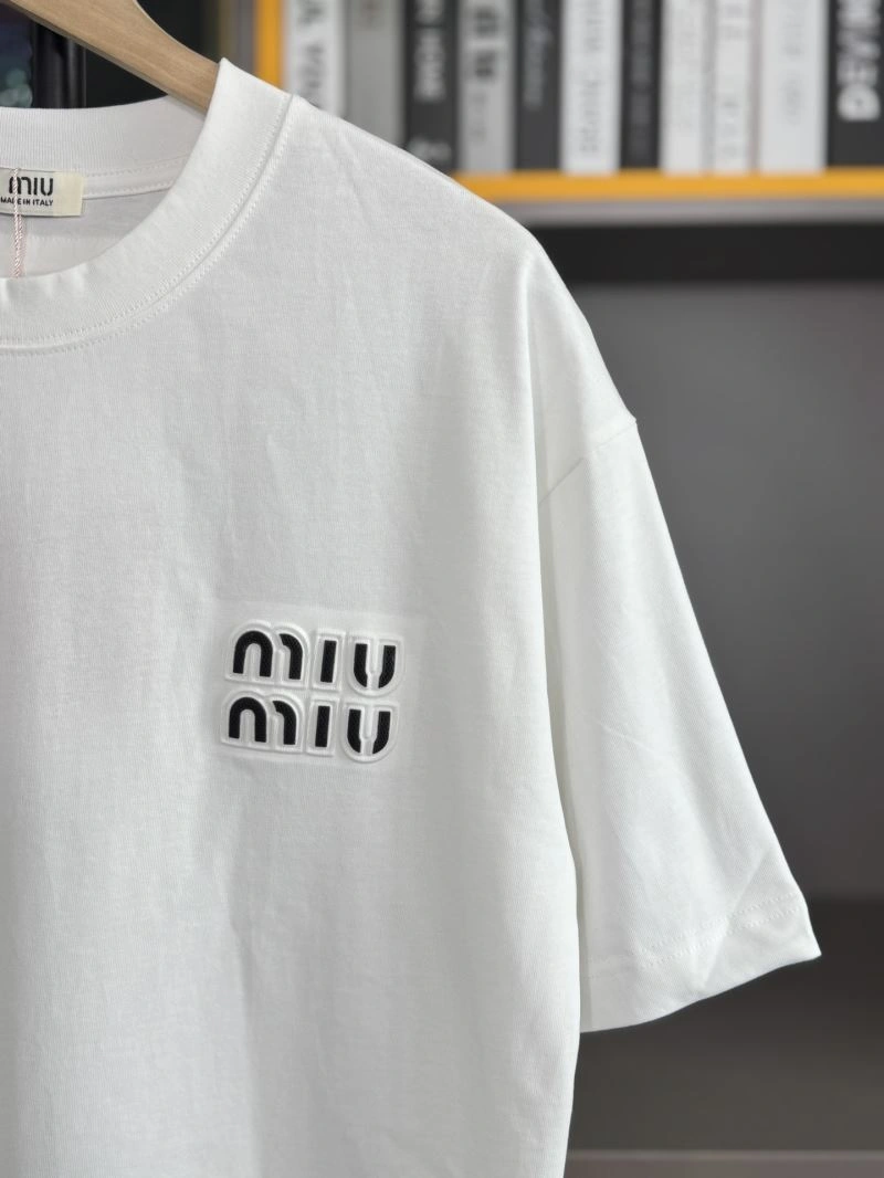 Miu Miu T-Shirts AllSeason 162532