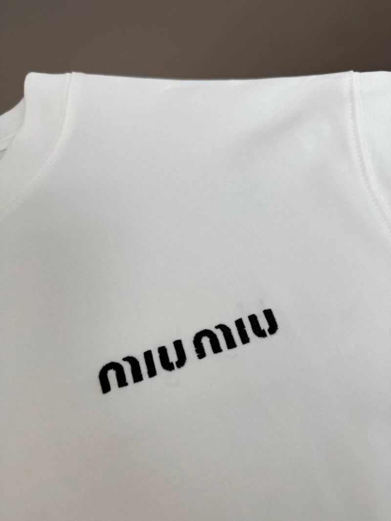 Miu Miu T-Shirts Breathable 162460