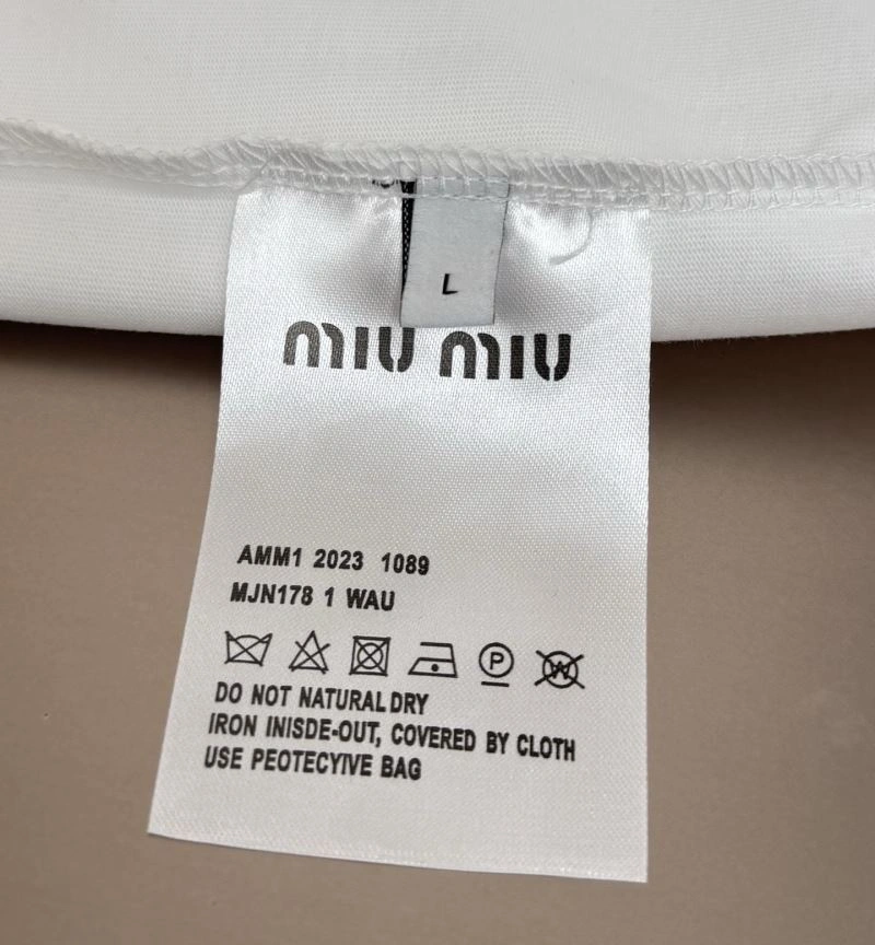 Miu Miu T-Shirts Breathable 162460