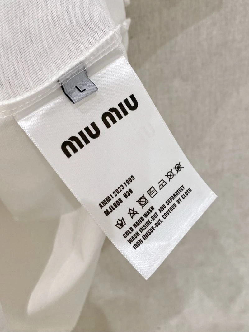 Miu Miu T-Shirts Elegant 161367