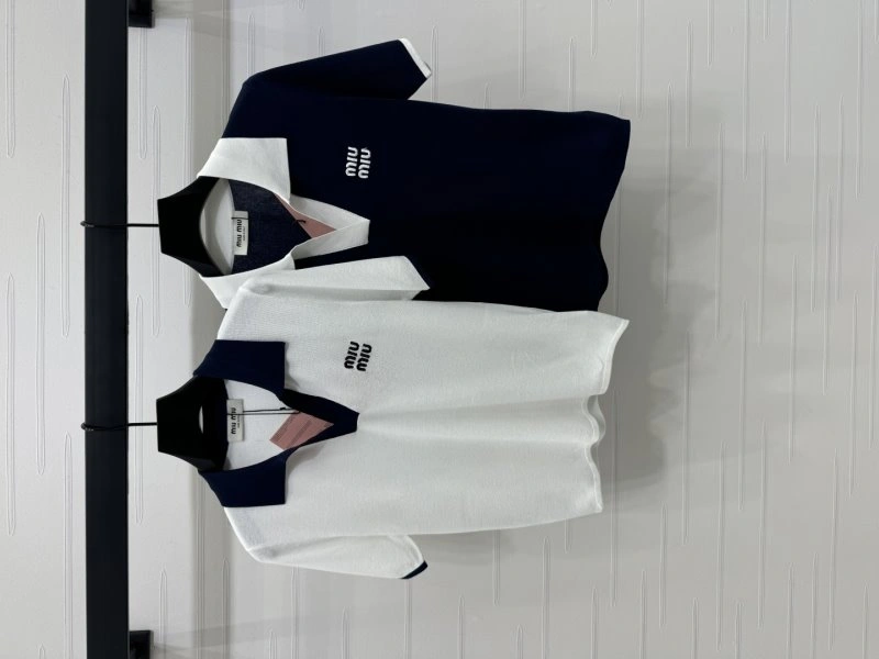 Miu Miu T-Shirts GoAnywhere 151083