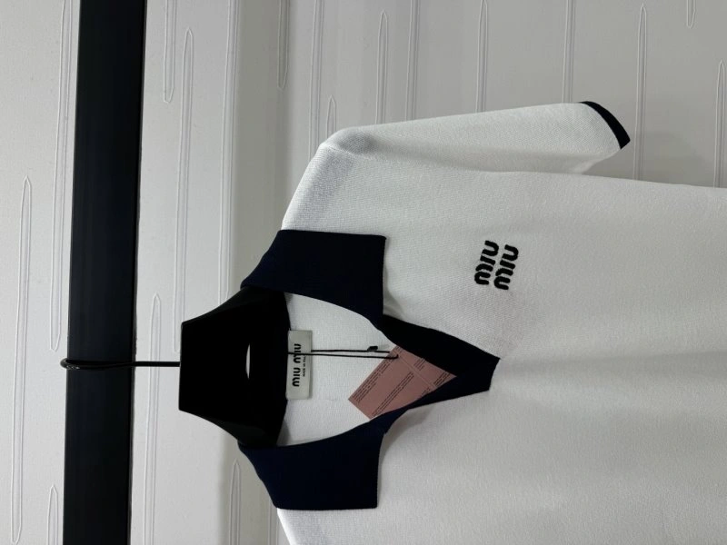 Miu Miu T-Shirts GoAnywhere 151083