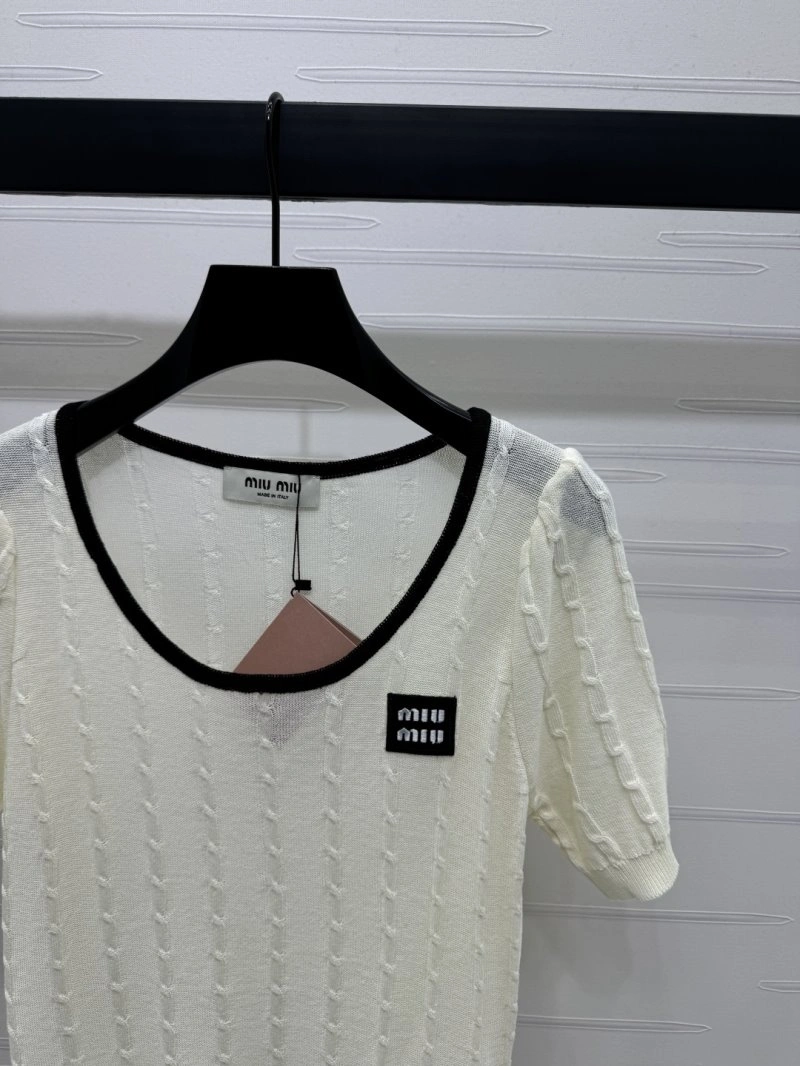 Miu Miu T-Shirts Fashionable 156219