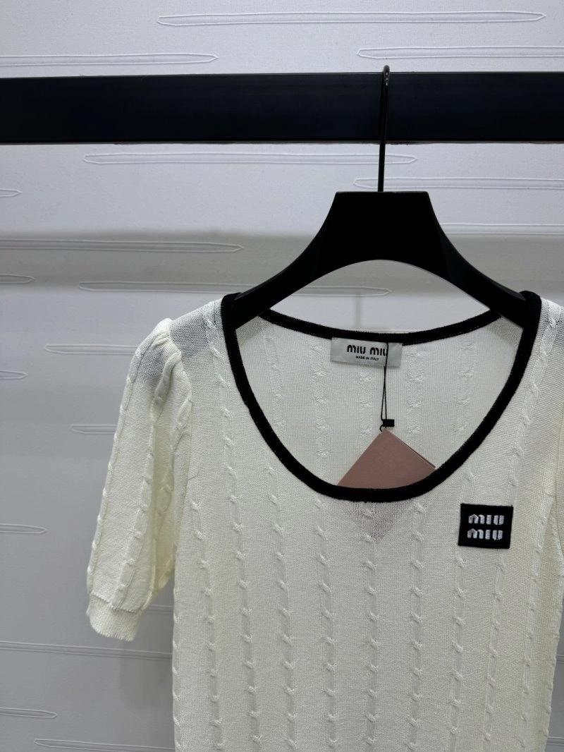 Miu Miu T-Shirts Fashionable 156219