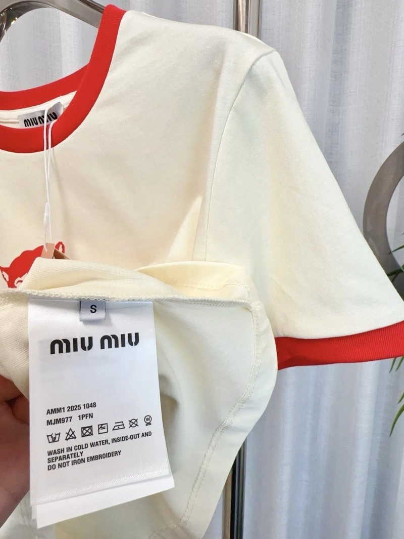 Miu Miu T-Shirts Sleek 156203