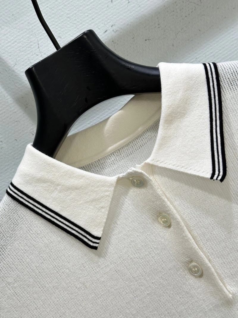 Miu Miu T-Shirts Sophisticated 156144