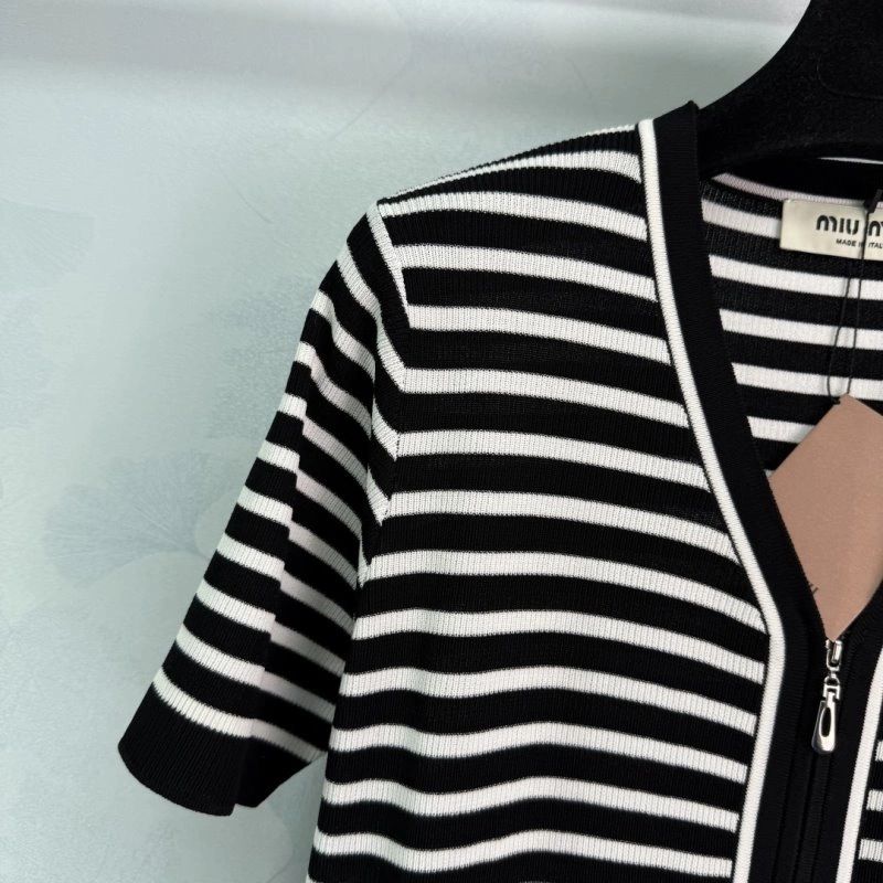 Miu Miu T-Shirts Breathable 156092