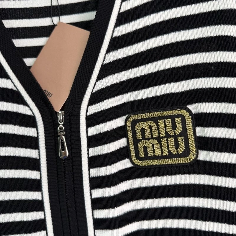Miu Miu T-Shirts Breathable 156092