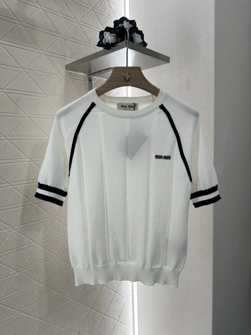 Flexible Miu Miu T-Shirts 156060