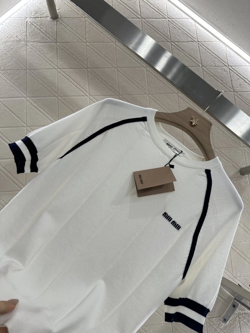 Flexible Miu Miu T-Shirts 156060