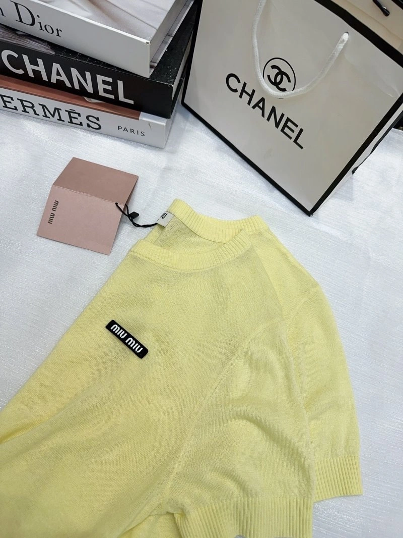 Miu Miu T-Shirts Reliable 148599