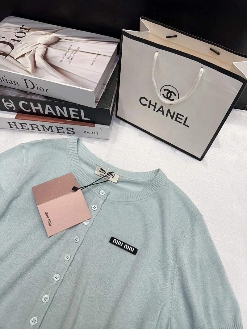 Miu Miu T-Shirts GoAnywhere 148582