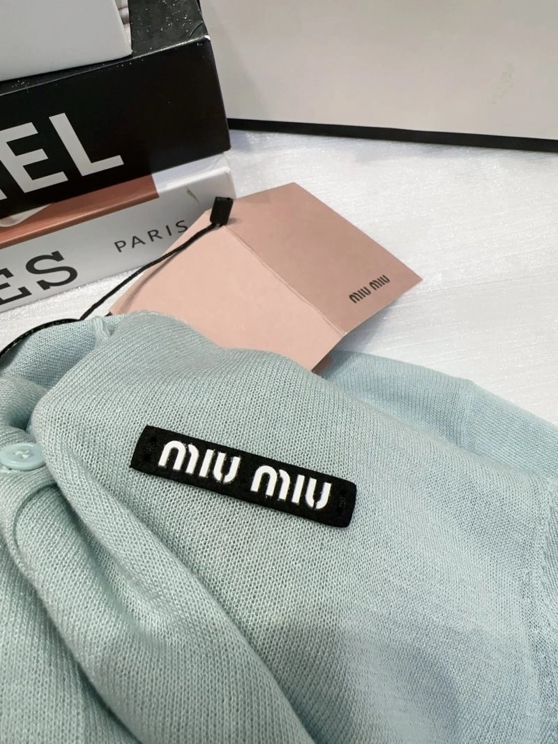 Miu Miu T-Shirts GoAnywhere 148582