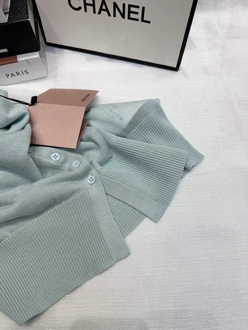 Miu Miu T-Shirts GoAnywhere 148582