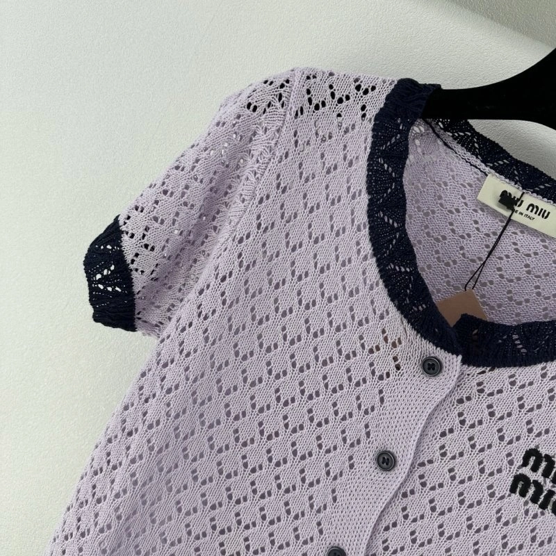 Miu Miu T-Shirts Trendsetting 148575