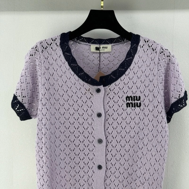 Miu Miu T-Shirts Trendsetting 148575