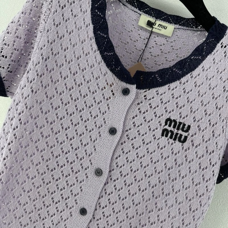 Miu Miu T-Shirts Trendsetting 148575