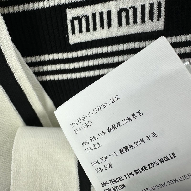 Miu Miu T-Shirts Durable 148567