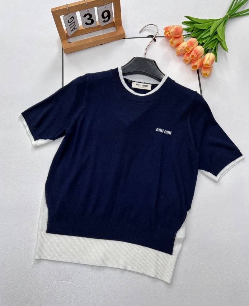 Miu Miu T-Shirts Versatile 148559