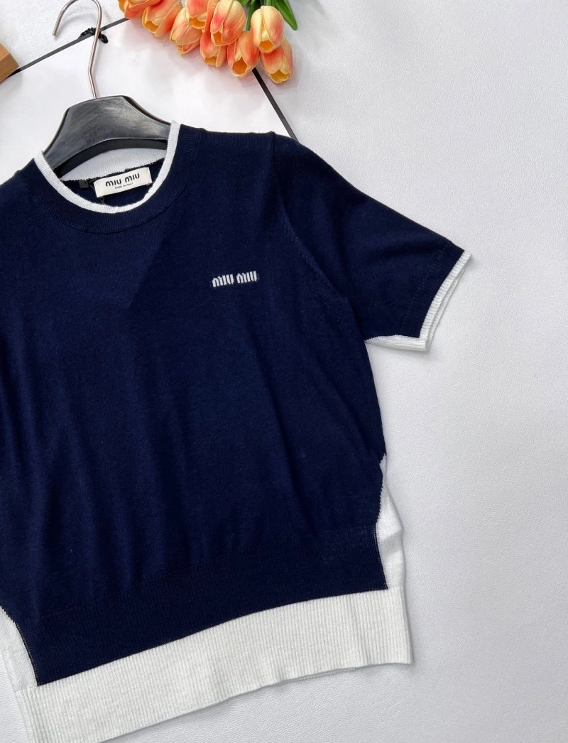 Miu Miu T-Shirts Versatile 148559