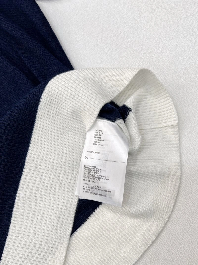 Miu Miu T-Shirts Versatile 148559