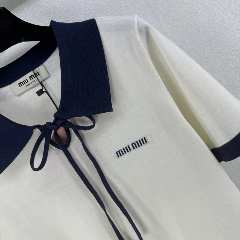 Miu Miu T-Shirts Trendsetting 148539