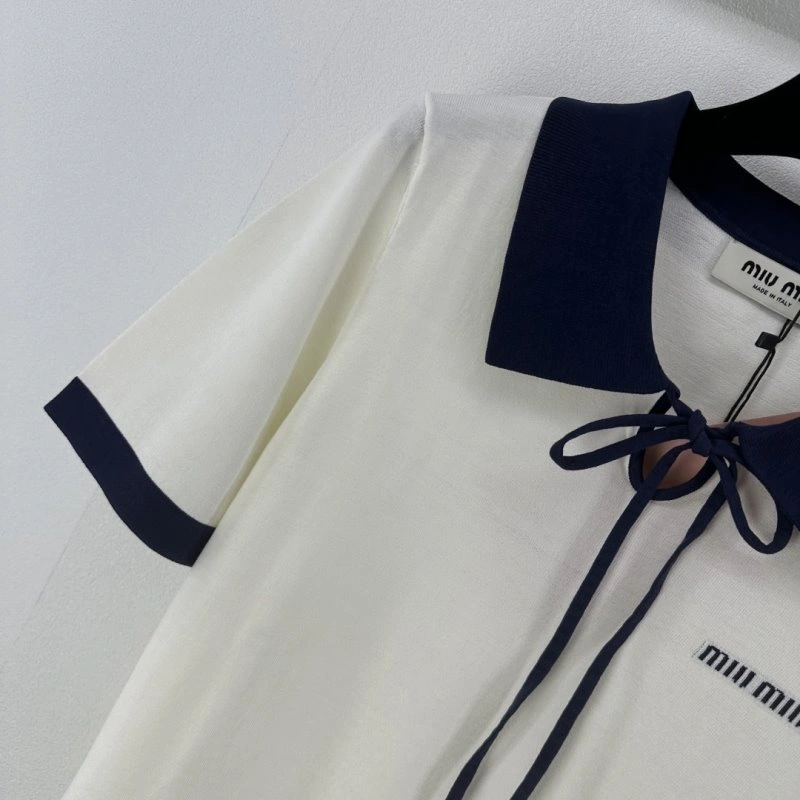 Miu Miu T-Shirts Trendsetting 148539