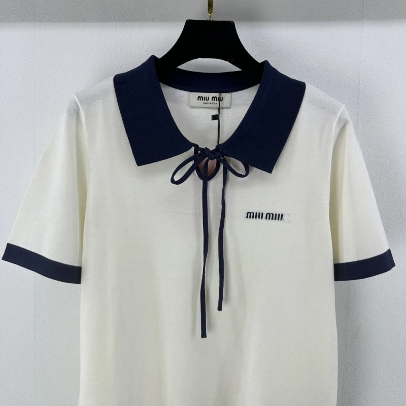 Miu Miu T-Shirts Trendsetting 148539