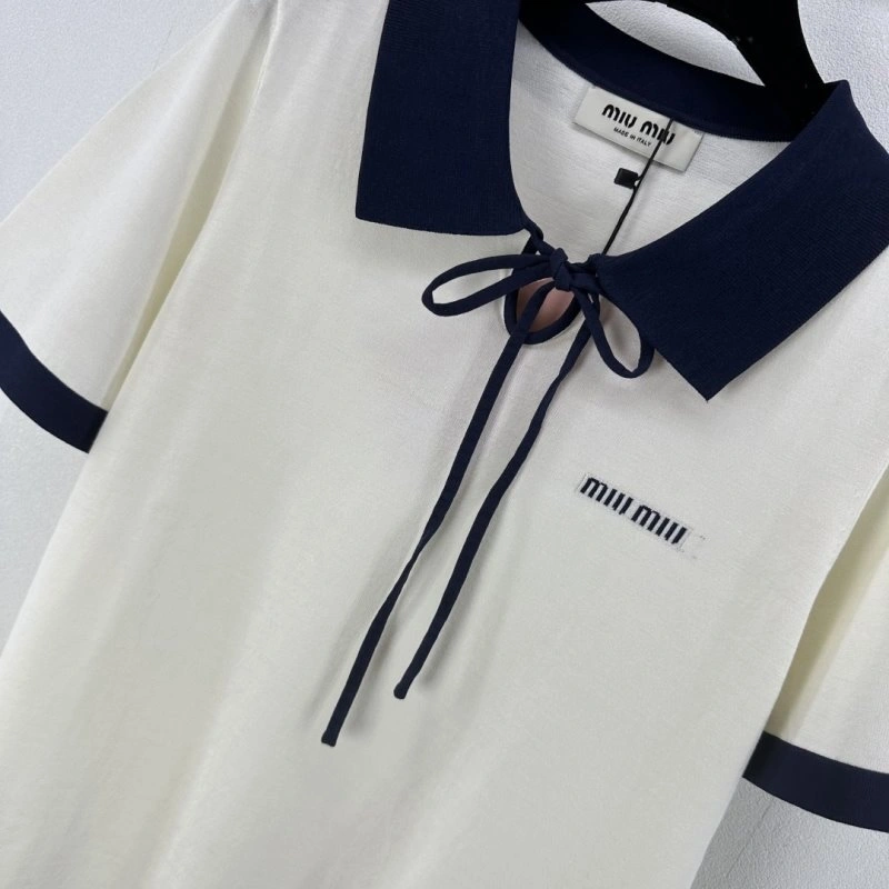Miu Miu T-Shirts Trendsetting 148539