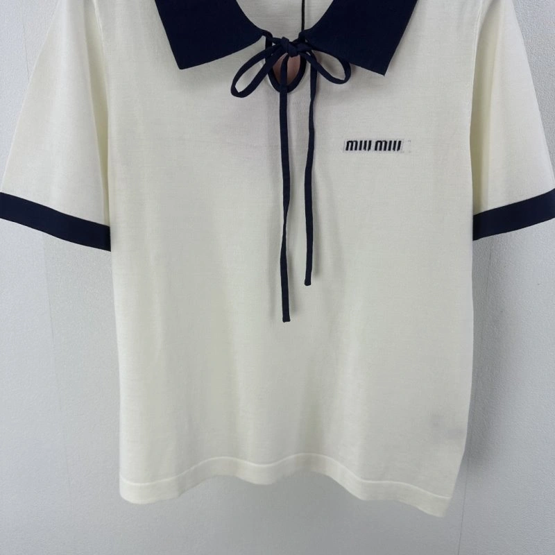 Miu Miu T-Shirts Trendsetting 148539
