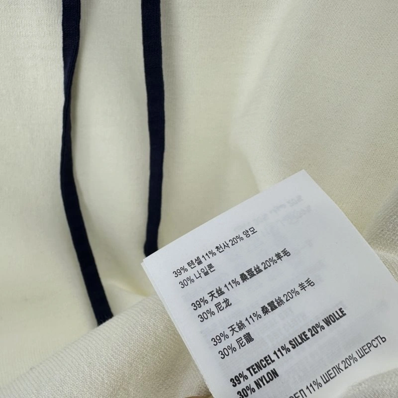Miu Miu T-Shirts Trendsetting 148539
