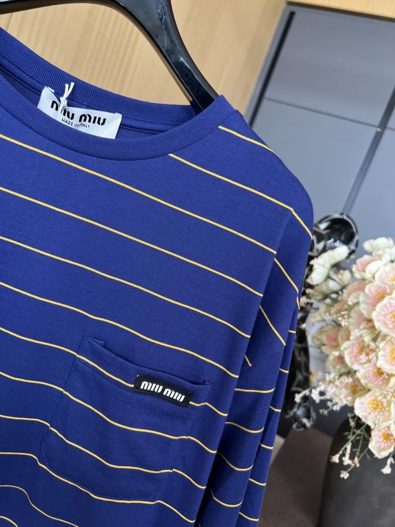 Miu Miu T-Shirts Breathable 148458