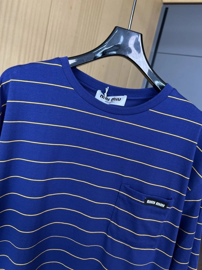 Miu Miu T-Shirts Breathable 148458