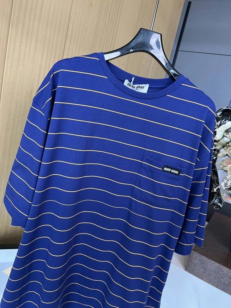 Miu Miu T-Shirts Breathable 148458