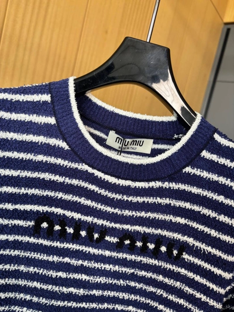 Miu Miu T-Shirts Trendsetting 148453