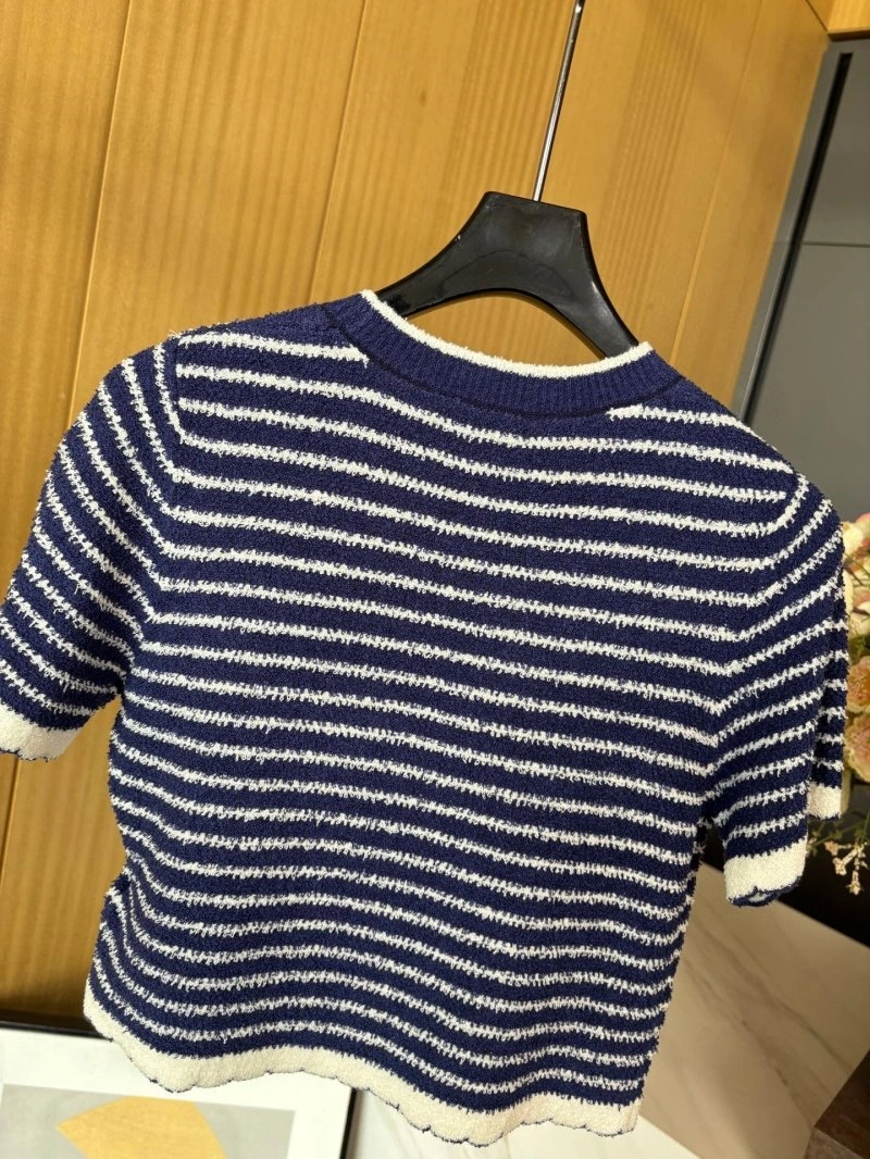 Miu Miu T-Shirts Trendsetting 148453
