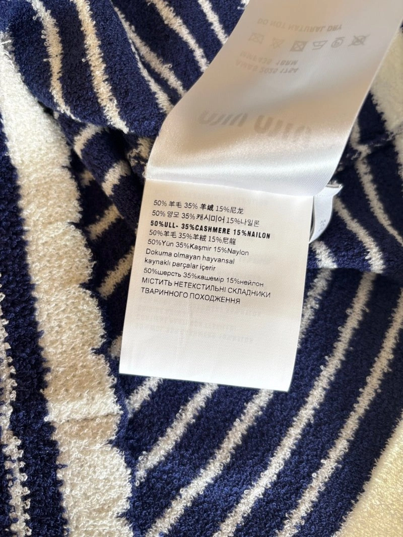Miu Miu T-Shirts Trendsetting 148453