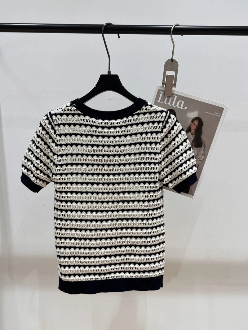 Miu Miu T-Shirts Versatile 148426