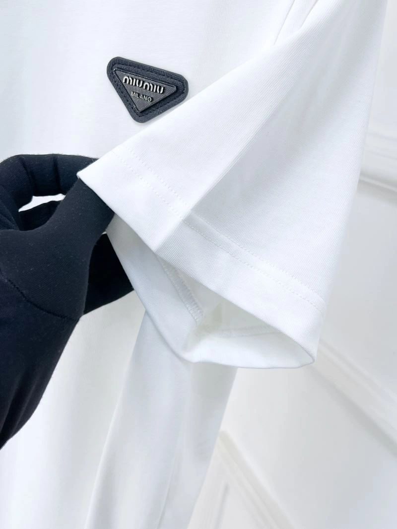 Miu Miu T-Shirts Seasonal 160167