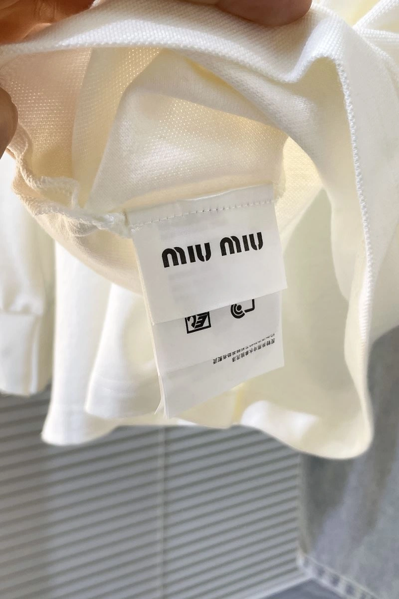 Miu Miu T-Shirts Trendsetting 160183